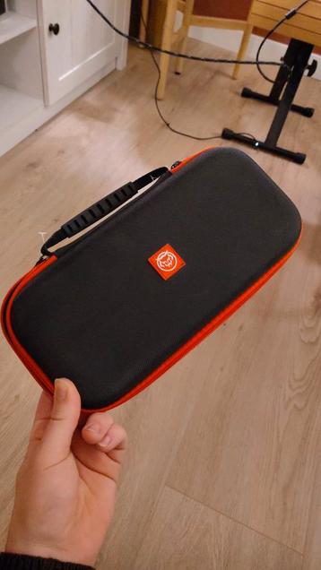 Nintendo Switch hoesje - Zo goed als nieuw