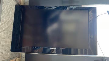 Gratis! Gebruikte Samsung LCD TV met ophangbeugel