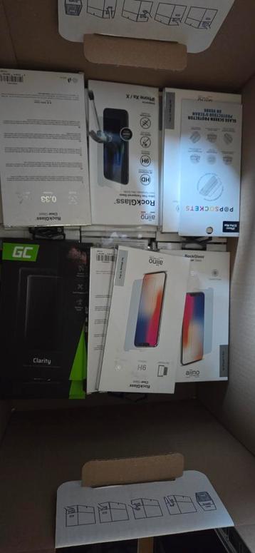 5 verhuisdozen vol schermbeschermers