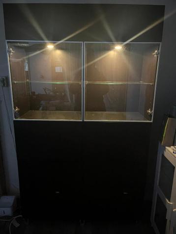 Gratis (vitrine) kast