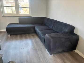 Donkere hoekbank in goede staat