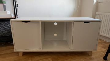 GRATIS | Wit televisiemeubel met twee deurtjes