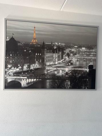 zwart-wit foto van Parijs met Eiffeltoren