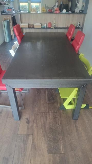 Antraciet betonnen tafel met stalen onderstel 210x100 cm