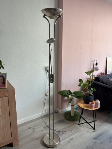 Vloerlamp met leeslamp