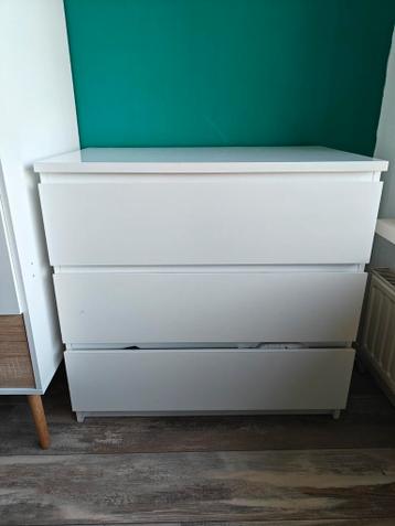 Gratis kasten + baby campeerbedje