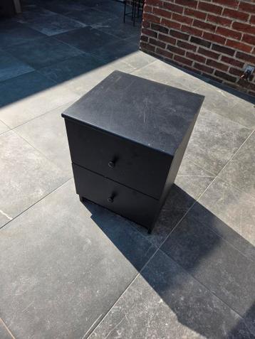 Zwart IKEA nachtkastje met twee lades