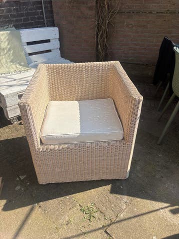 Comfortabele Wicker Kuipstoel met Kussen