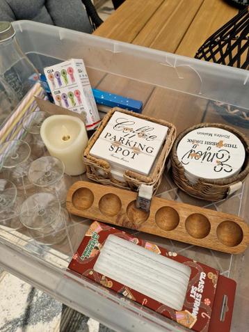 Diverse woonaccessoires en glazen gratis