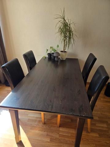 Gratis eettafel met 4 stoelen - 190x95 cm
