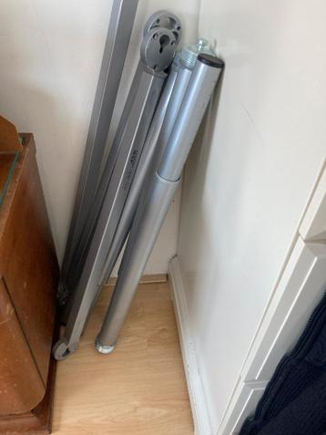 Verstelbaar onderstel voor bureau ca 120x70