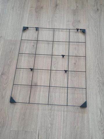 Zwart metalen rekje met clipjes