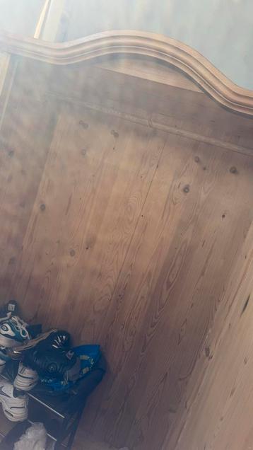 Gratis af te halen: Ruime houten kast (110x190 cm)