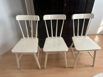 Gratis: 3 Spijlen stoelen om op te knappen