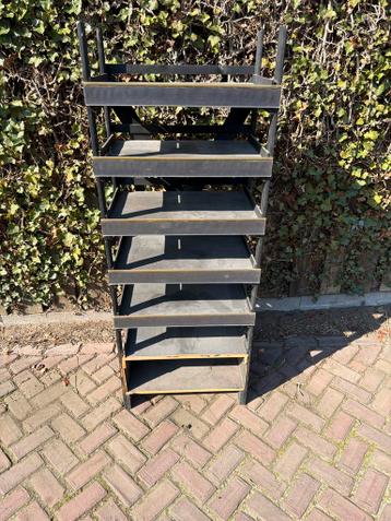 Houten opbergstelling met 6 etages