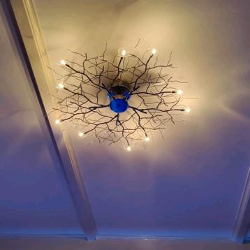 Moderne plafondlamp 'boomtak' design met LED-verlichting
