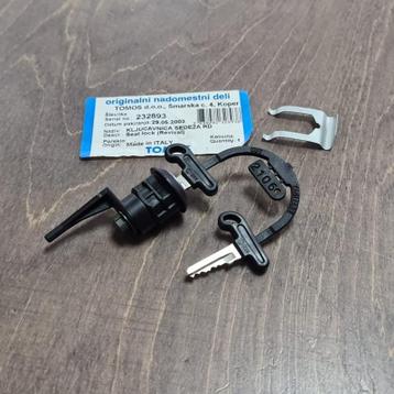 Opzoek = Tomos Revival buddyseat slot 232893