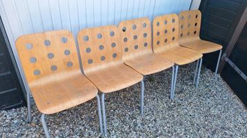 GRATIS: 5 stoelen