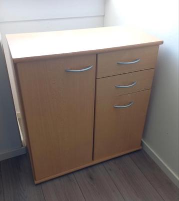 Gratis ophalen: kastje met deurtjes en 2 lades