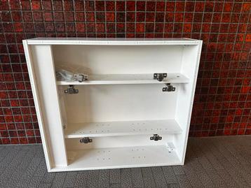 Gratis badkamermeubel met spiegel