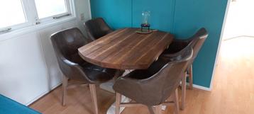 Gratis stoelen met gebruikerssporen - 4 stuks