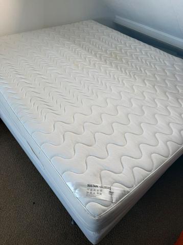 Twee koppelbare Ikea boxspring onderstellen 80x200cm