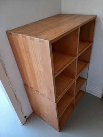 Houten Ikea vakkenkast in twee delen