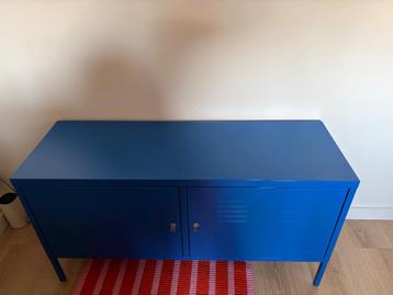 Blauwe metalen kast Ikea