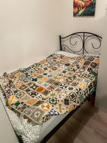 Bed, twijfelaar zwart