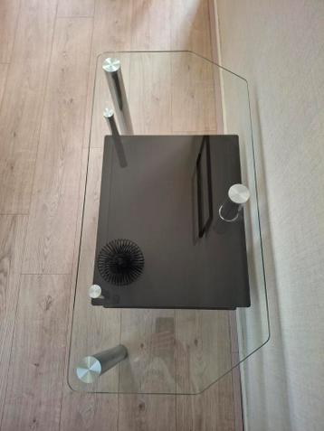 Glazen tv tafel