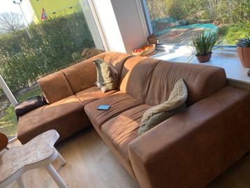 Comfortabele hoekbank in bruin suède-look