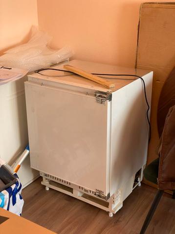 Compacte inbouw koelkast met vriesvak