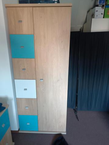 Kledingkast in mooie staat.Koopje!!!!