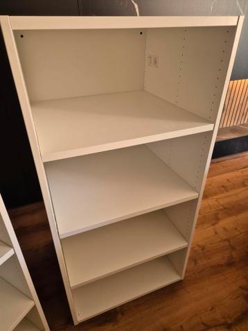 Witte Ikea kledingkast met vier planken 120c60x55