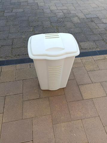 Witte wasmand - Gebruikt maar in goede staat