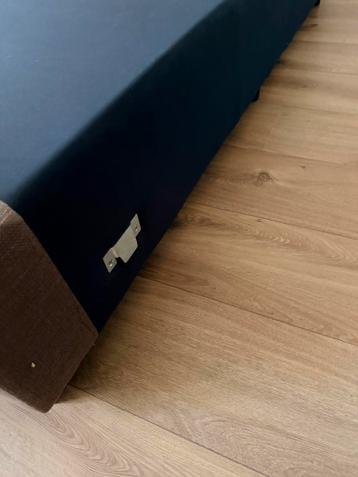 Gratis !!!! Boxspring onderkant 160x200 cm bruin