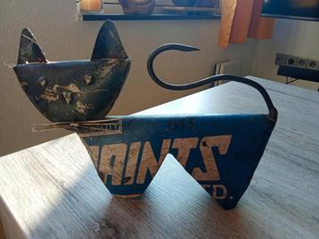 Free metal cat made of a tin ( I think)