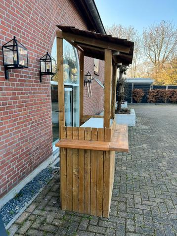 Tuin bar met verlichtin