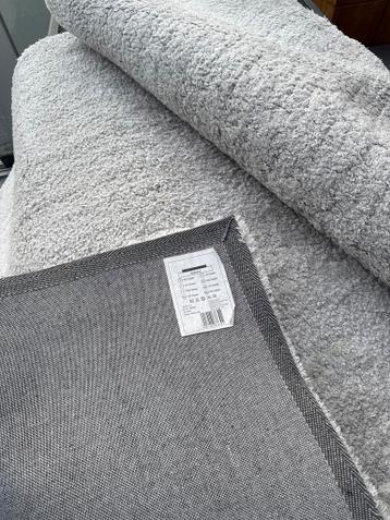 Gratis af te halen: Hoogpolig beige kleed