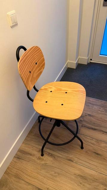 Bureaustoel met Houten Zitting en in hoogte verstelbaar