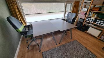 Twee ikea galant bureaus