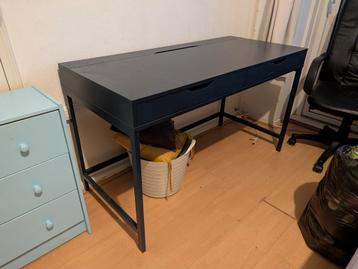 Moet weg | Ikea bureau, donkerblauw