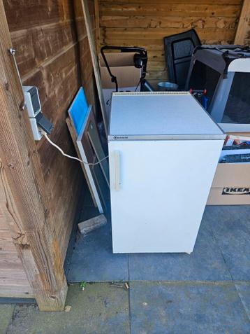 Tafelmodel Bauknecht - werkt prima, met vriesvak