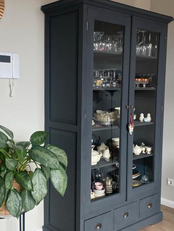 Gratis af te halen: Vitrinekast 203x115x53,5 cm