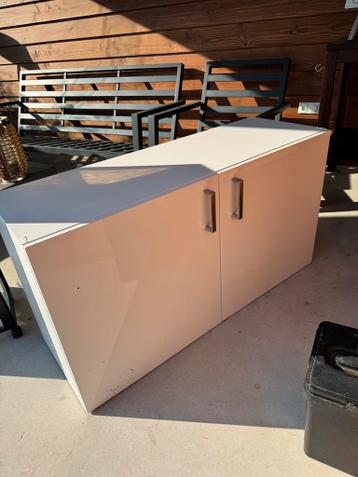Gratis! IKEA Besta kast - hoogglans Wit met 2 deuren