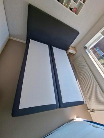 GRATIS boxspring zonder matras. Zie omschrijving