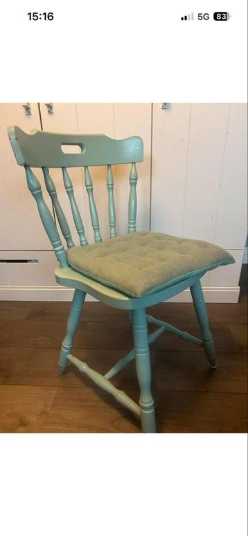 houten stoel - lichtgroen met kussen