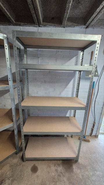 Gebruikte stellingkasten: rechthoekig en hoekmodel