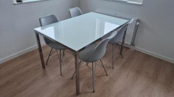 Glazen eetkamertafel - gratis af te baken