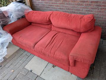 Twee Rode tweezitsbanken